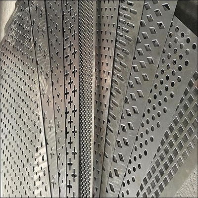 il GI di 0.8mm ha perforato lo strato Mesh Round immerso caldo/quadrato/Diamond Hole Shape