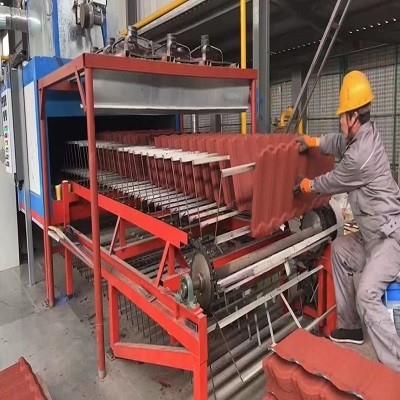il tetto rivestito del metallo delle mattonelle di 0.3mm della pietra schiava di colore piastrella lo strato ondulato galvanizzato