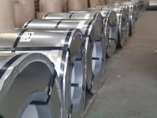 L'acciaio galvanizzato immerso caldo di SGCC arrotola 0.5mm per coprire gli strati