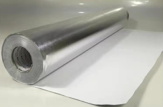 Riscaldi il di alluminio materiale riflettente che affronta la vetroresina tessuta rivestita