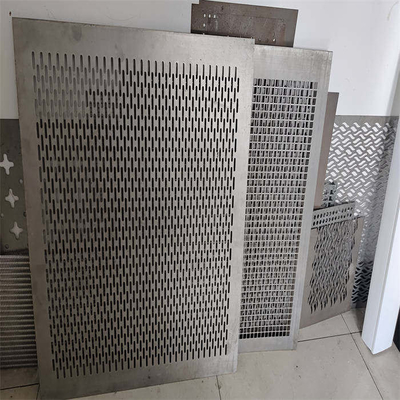 Lamiera sottile perforata del ferro galvanizzato del foro della scanalatura per le mietitrici