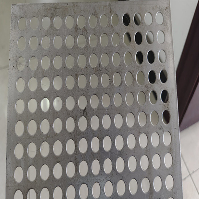 Alumini 1060 3003 5005 Forno rotondo di alluminio perforato per architettura