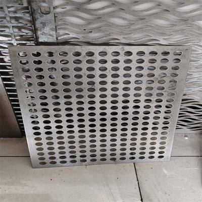 Alumini 1060 3003 5005 Forno rotondo di alluminio perforato per architettura