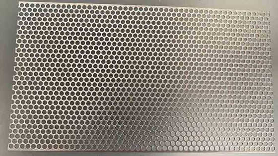 0.8 mm Spessore pannello perforato in alluminio / foglio perforato in alluminio per la costruzione