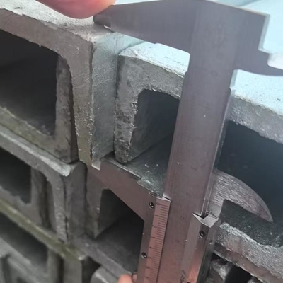 Acciaio a canale C a struttura a carbonio con sezione a fiocco per la costruzione e le macchine