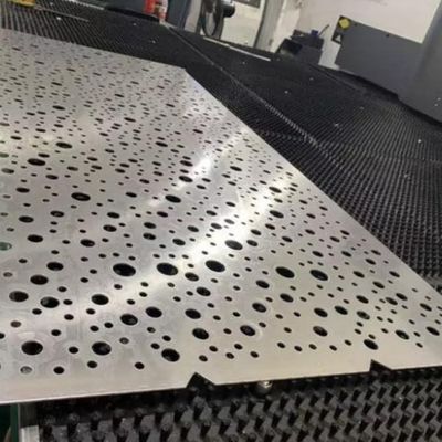3mm di alluminio hanno perforato il giro di alluminio del pannello