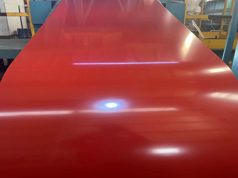 Coil rivestito di colore Pre-pittura Galvalume Steel Coil DC51D + AZ80 Cherry Red And Off-White