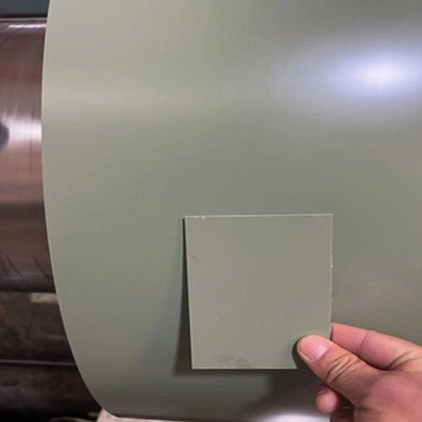 Coil in acciaio rivestito di colore PPGI per la produzione di lamiere di copertura metalliche ondulate